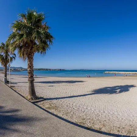 Spacious House On The Cote D'azur ホテル 3*